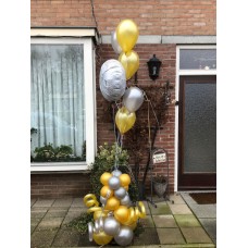 Ballonpilaar met helium ballonnen en folie ballon
