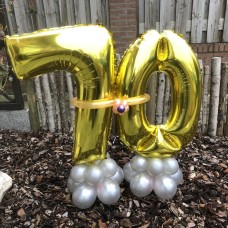 Tafeldecoratie Cijfer 70 gekoppeld met voet (alleen afhalen)